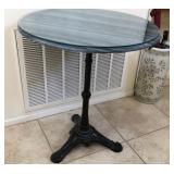 J2 - VINTAGE PEDESTAL TABLE (L61)