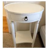 J2 - ROUND WHITE SIDE TABLE