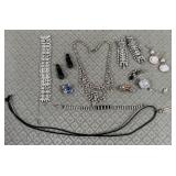 11 - MIXED LOT OF COSTUME JEWELRY (P76)
