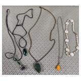 11 - MIXED LOT OF COSTUME JEWELRY NECKLACES (P63)