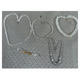 11 - MIXED LOT OF COSTUME JEWELRY (P71)