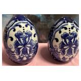 11 - BLUE & WHITE WARE PORCELAIN EGGS (L128)