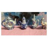 11 - MIXED LOT COLLECTIBLE BLUE & WHITE WARE (L191