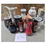 11 - LOT OF COLLECTIBLE VASES (L205)