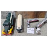 11 - LOT OF COLLECTIBLE TRUCKS & BUS (L270)