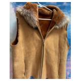 11 - SUEDE VEST (L119)
