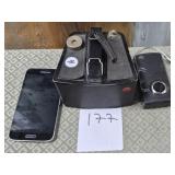11 - VINTAGE CAMERAS, GALAXY SMARTPHONE (I77)