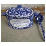 11 - VINTAGE BLUE AND WHITE KITCHEN WARE (P116)