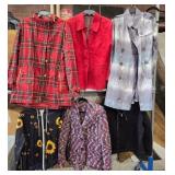 N1 - MIXED LOT OF CLOTHING SIZES L/XL (E111)