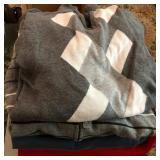 N4 - LOT OF MEN'S PULL OVER SWEATERS SIZE M (AD81)