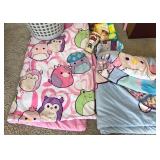 N4 - SQUISHMALLOWS BLANKETS, HELLO KITTY CUP, MORE