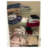 N4 - MIXED LOT OF BED & BATH LINENS (D47)