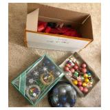 N4 - MIXED LOT OF CHRISTMAS ORNAMENTS (A42)