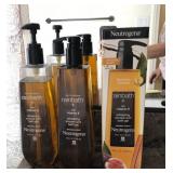 N4 - LOT OF NEUTROGENA BATH PRODUCTS (A31)