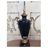 525 - VINTAGE DECORATIVE MANTEL URN (A46)