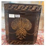 526 - SMALL EMBOSSED FRENCH CHEST (A5)