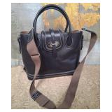520 - DOONEY & BOURKE SHOULDER BAG (N61)