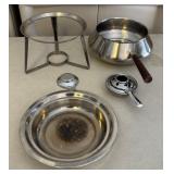 J1 - VINTAGE FONDUE SET (G18)