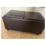 R - UPHOLSTERED STORAGE BENCH (M20)
