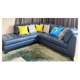 R - BEAUTIFUL BLUE SECTIONAL w/ PILLOWS (N50)