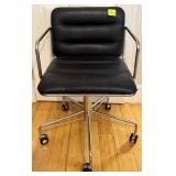 R - BLACK OFFICE CHAIR (B50)