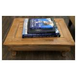 P - COFFEE TABLE AND BOOKS (E41)