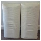 P - TWO CARILOHA KNITTED PILLOWS (H3)