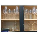 P - MIXED LOT OF GLASSWARE (N25)