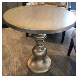 P - PEDESTAL ACCENT TABLE (A35)