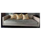 P - SOFA WITH ACCENT PILLOWS (N7)