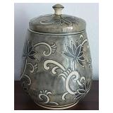 P - DECORATIVE JAR WITH LID (N43)