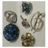 LOT OF VINTAGE BROOCHES