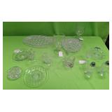U - MIXED LOT OF GLASS COLLECTIBLES (P267)