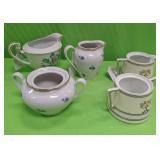 U - LOT OF VINTAGE CREAMERS & SUGAR BOWLS (P169)