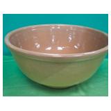 U - VINTAGE GLAZED POTTERY SERVING BOWL (P36)
