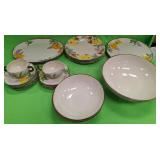 U - 22 PIECES FRANCISCAN DISHWARE (P526)