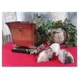 11 - PLANTERS, FAUX IVY, GEODE BOOKENDS (C286)