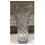 430 - VINTAGE CRYSTAL VASE (A9)