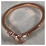 443 - COSTUME JEWELRY RING (J100)