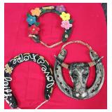 522 - 3 HORSESHOE WALL HANGINGS (C190)