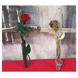 522 - TWO WALL CROSSES WITH ROSES (C188)