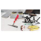 522 -BACK HAND PADS, HAND TOOLS, WIRE BRUSH (C263)