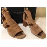 430 - PAIR OF RAG & BONE SHOES (7) (A60)