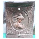 537 - WALL PLAQUE (N21)