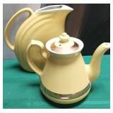 537 - VINTAGE YELLOW  HALL PITCHER & TEAPOT (N58)