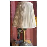 11 - VINTAGE LAMP