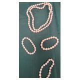 11 - FRESHWATER PEARL NECKLACE & BRACELETS (F221)
