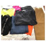 310 - LOT OF WOMENS CLOTHING (A57)