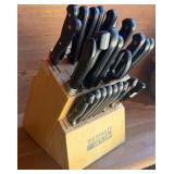 11 - SIX STAR CUTLERY KNIFE BLOCK SET