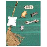 537 - LOT OF ASSORTED SMALL DECOR COLLECTIBLES